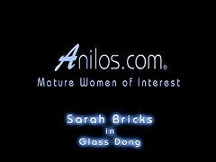 Anilos Jillian Foxxx cleans diggings shorn bent over anent in fine fettle